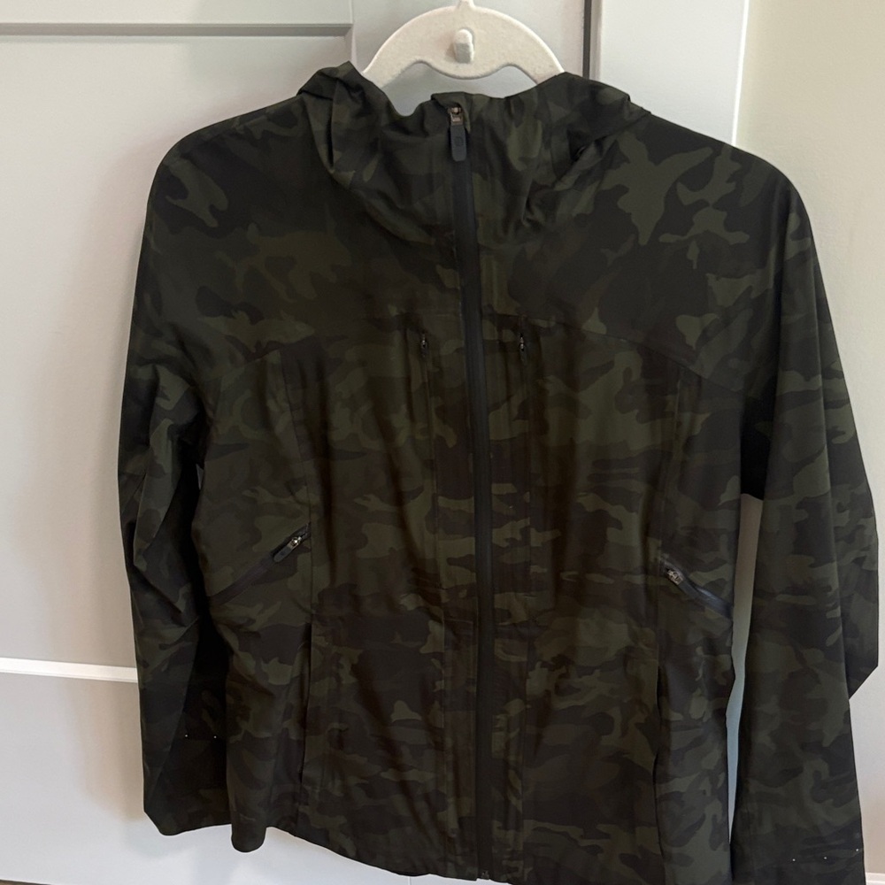 lululemon athletica Women's Dark Green Camo Hooded Jacket